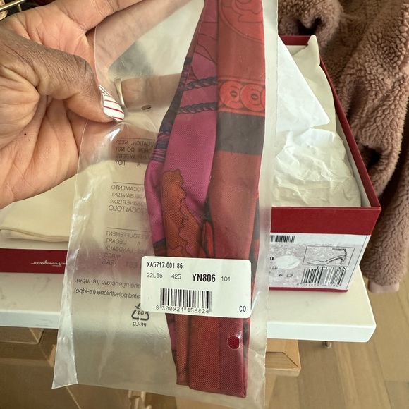 Salvatore Ferragamo Black Suede Iman 70 pump - Picture 5 of 6